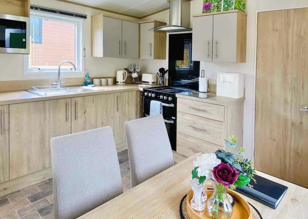 Docker Holiday Park Hotel Carnforth Eksteriør billede
