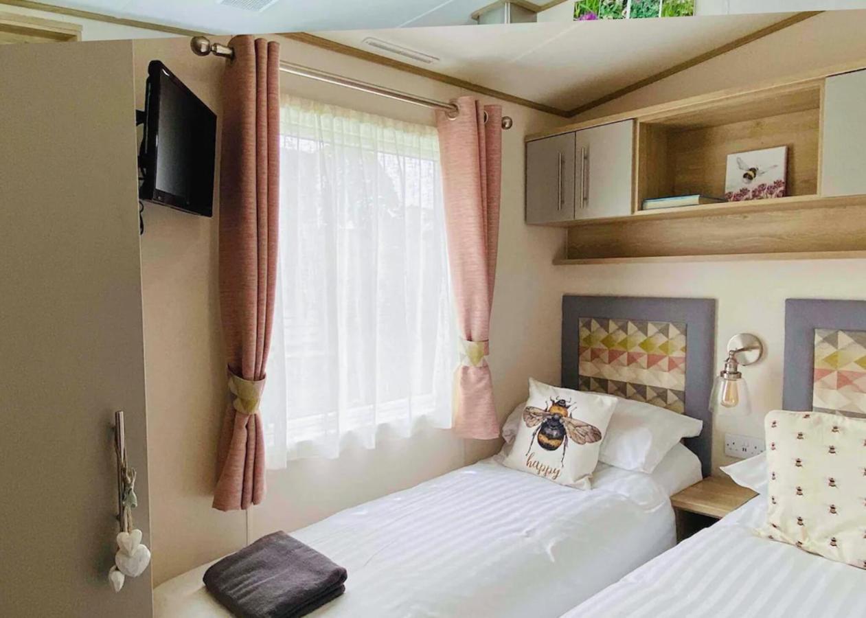Docker Holiday Park Hotel Carnforth Eksteriør billede