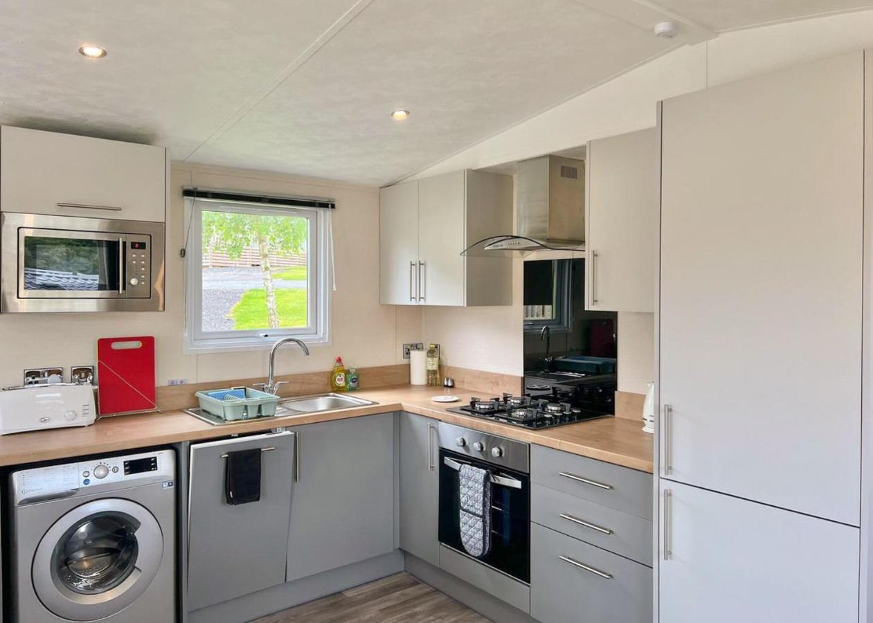 Docker Holiday Park Hotel Carnforth Eksteriør billede